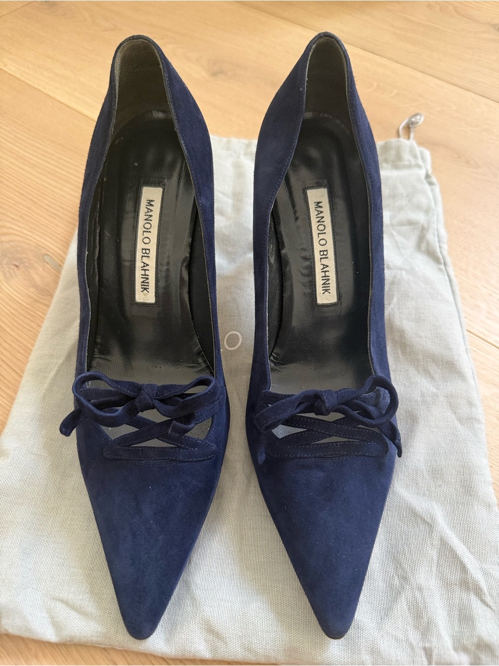 Manolo Blahnik Navy Suede Pointed Toe Pumps with Bow Detail - size 38
